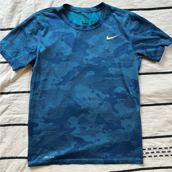 Nike Tops - 4/$20!!! Nike Dri-Fit Workout Top